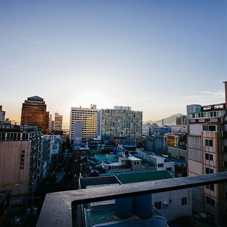 Morning Dew Guesthouse Пусан Экстерьер фото