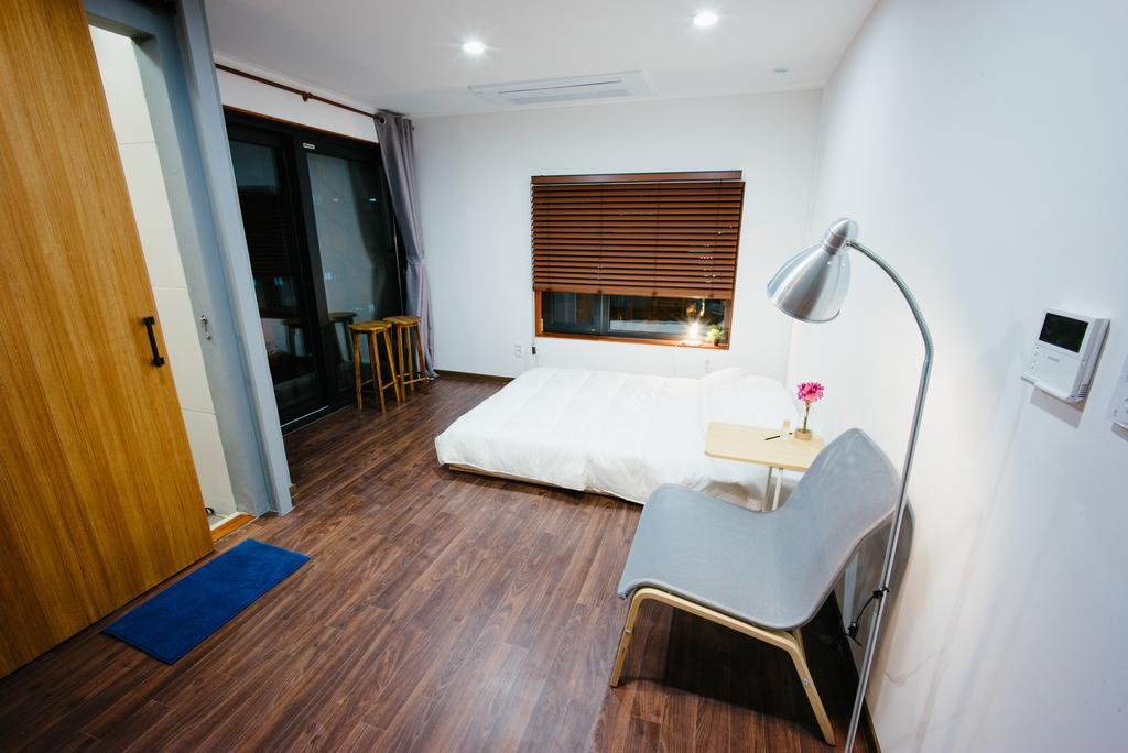 Morning Dew Guesthouse Пусан Экстерьер фото