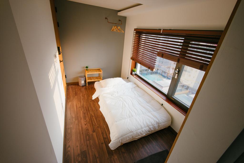Morning Dew Guesthouse Пусан Экстерьер фото