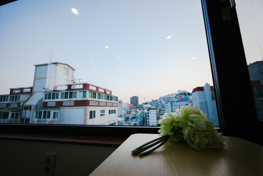 Morning Dew Guesthouse Пусан Экстерьер фото