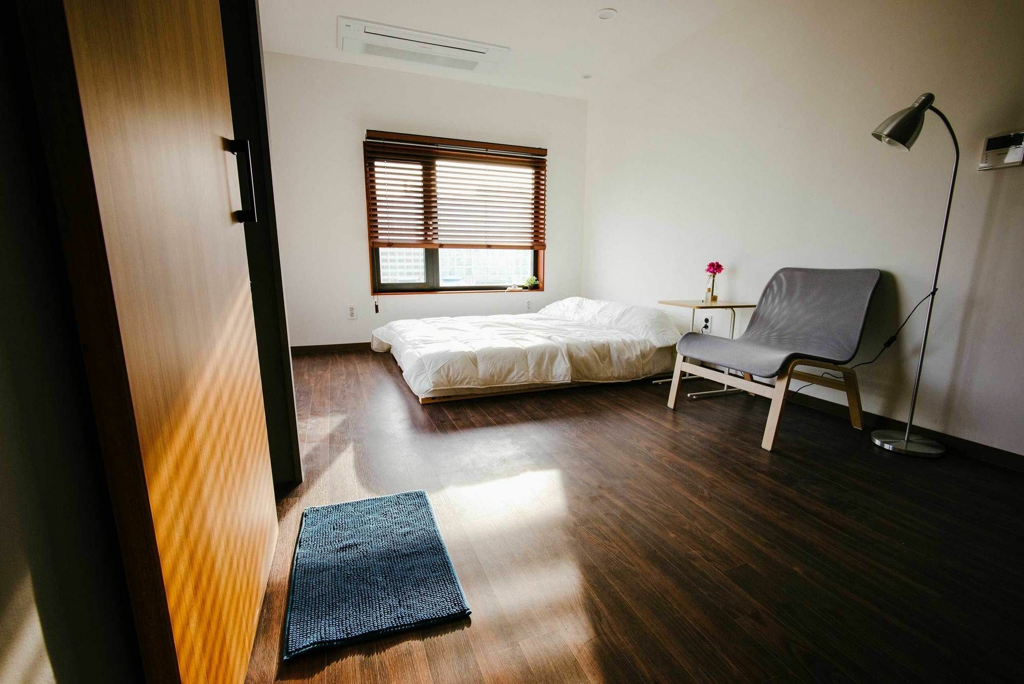 Morning Dew Guesthouse Пусан Экстерьер фото