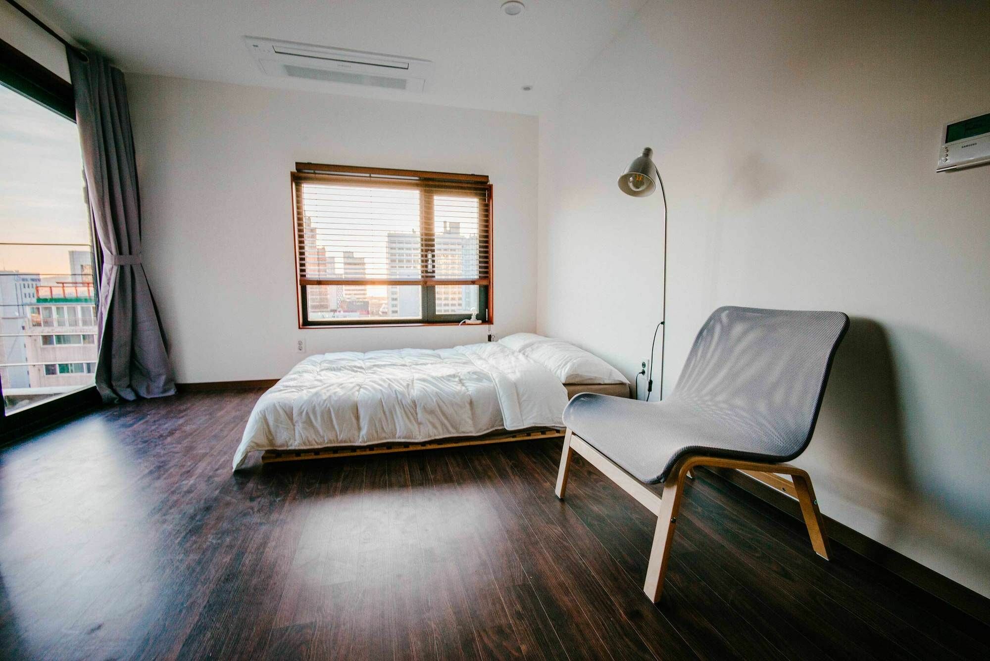 Morning Dew Guesthouse Пусан Экстерьер фото